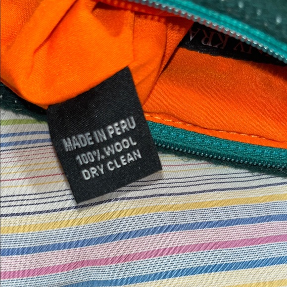 Playful Cat Design Textured Woolen‎ Cosmetic Pouch - Green and Yellow - Picture 6 of 7